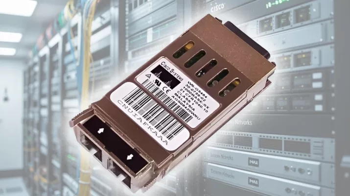 Comparação entre módulo GBIC antigo e transceptores modernos em ambiente de rede